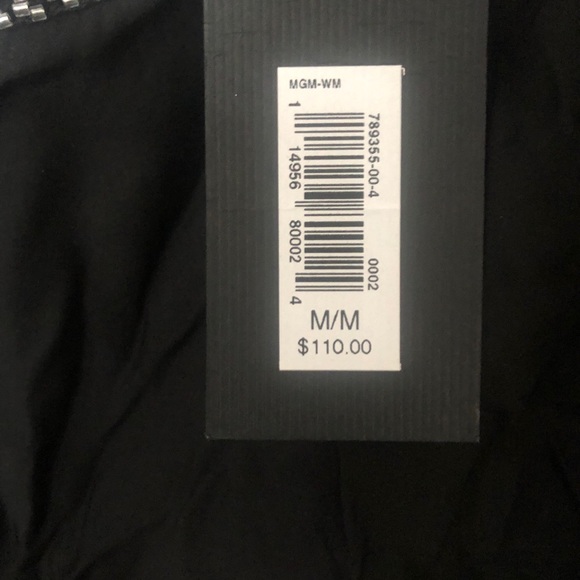 Nwt banana rep cutout sleeveless top - Picture 9 of 9